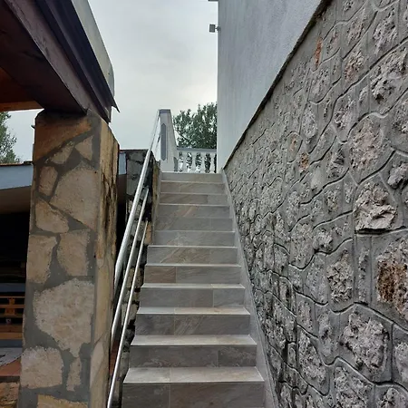 Velebitska 39