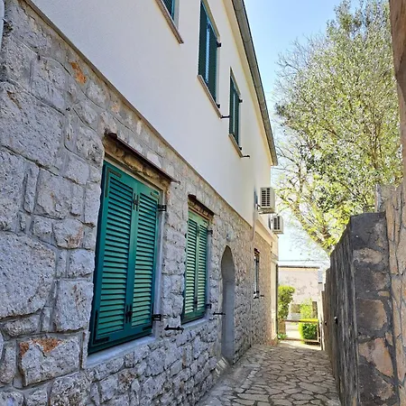 Velebitska 39 * Starigrad Paklenica